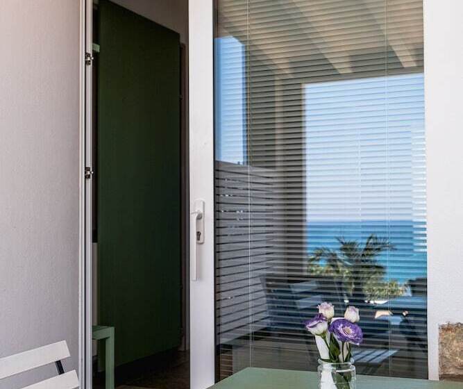 수피리어 룸 바다 전망, A Tonnara