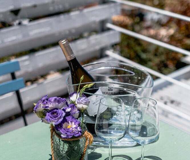 스탠다드 룸, A Tonnara