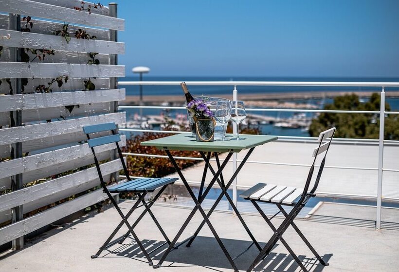 스탠다드 룸, A Tonnara