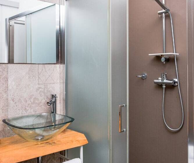 스탠다드 룸, A Tonnara