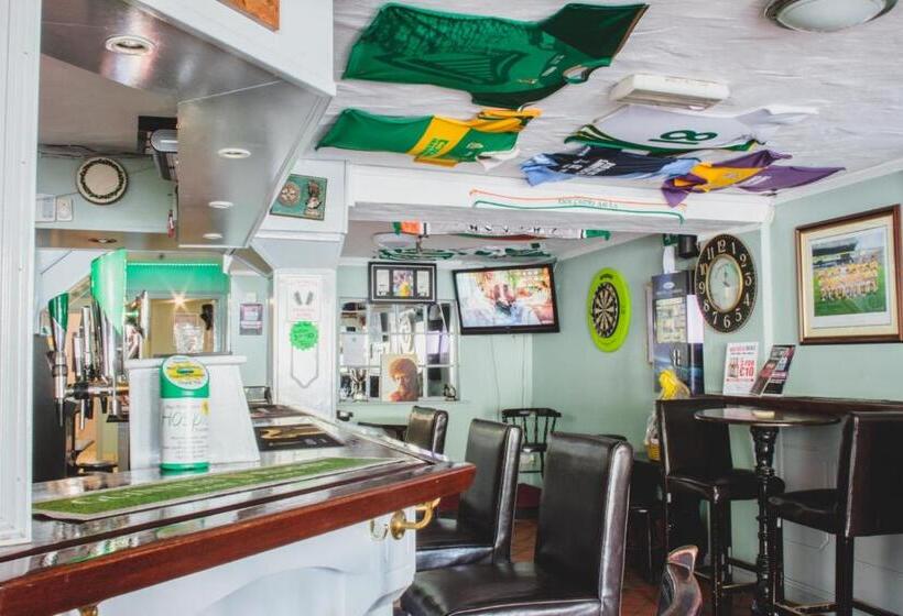 חדר סטנדרט חדר אמבטיה משותף, Cú Chulainns Accommodation