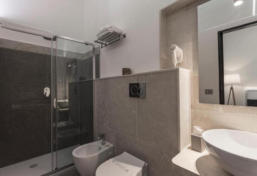 Четырехместный Номер Стандарт с Балконом, Nostos Rooms & Apartments