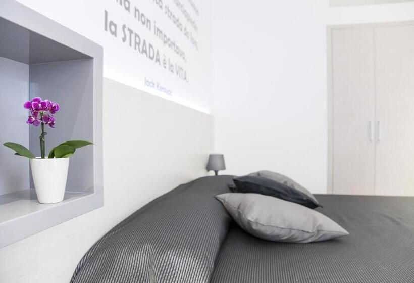 Четырехместный Номер Стандарт с Балконом, Nostos Rooms & Apartments