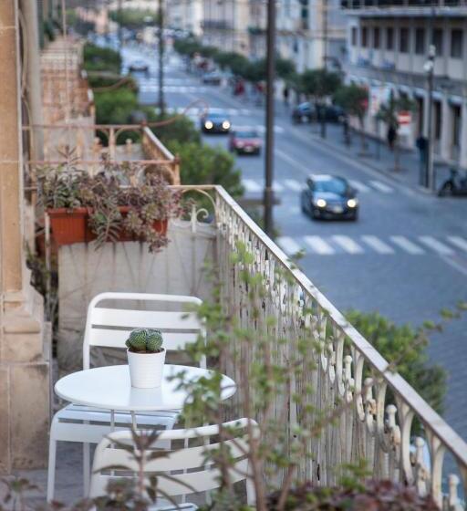 Трехместный Номер Стандарт с Балконом, Nostos Rooms & Apartments