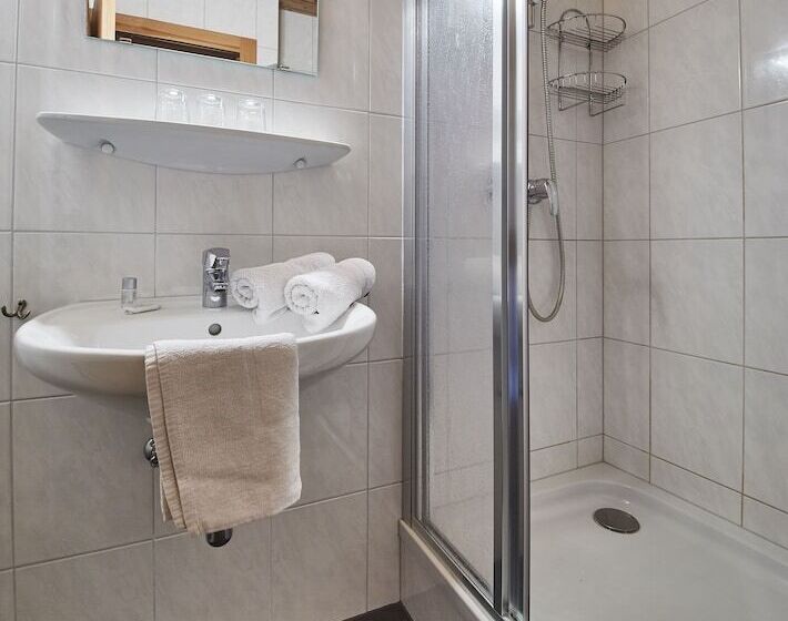 غرفة قياسية ثلاثية, Sportpension Enzian