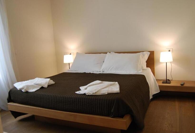 2 Bedroom Apartment With Garden, Ceccarini Suite