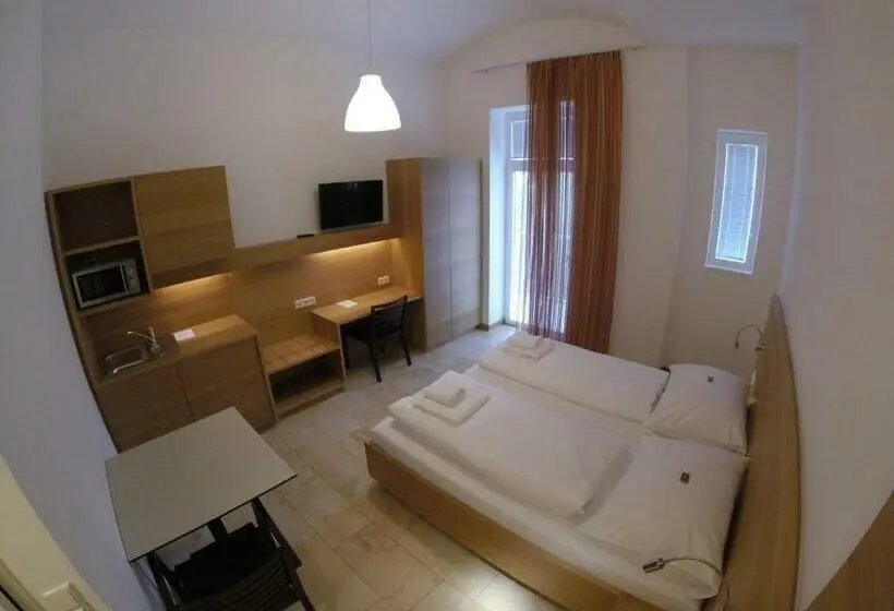 Quarto standard, Aton