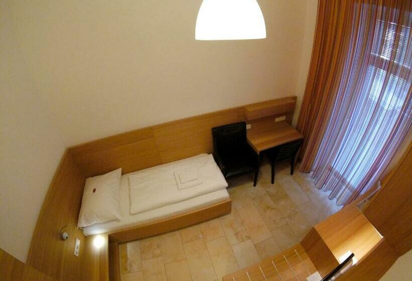 발코니 스탠다드 싱글 룸, Aton