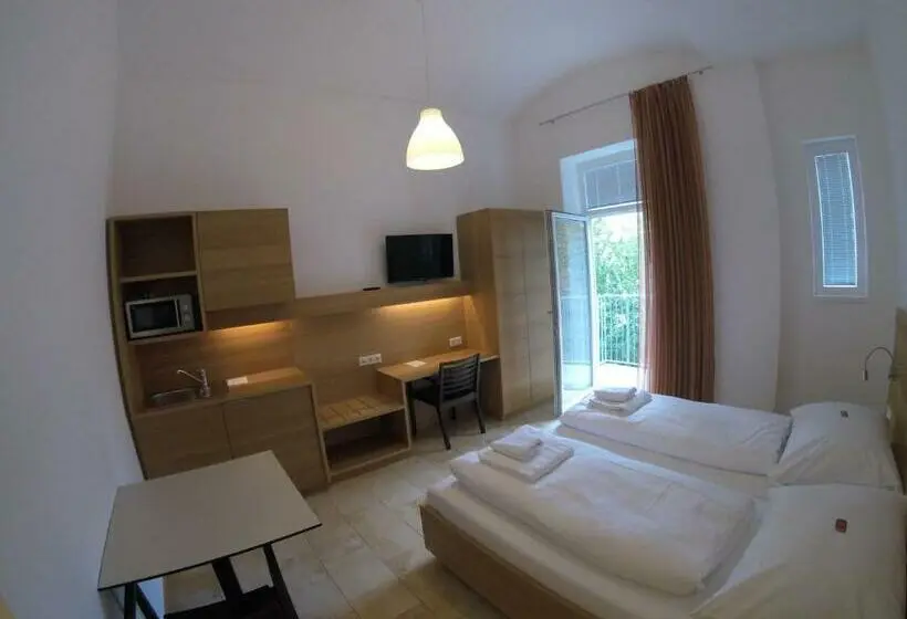 Quarto standard, Aton