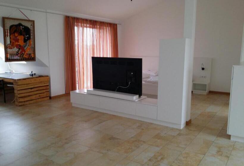 סוויטה, Aton