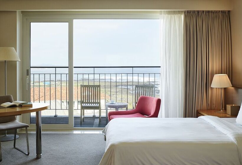带海景的豪华间, Haevichi Hotel & Resort Jeju