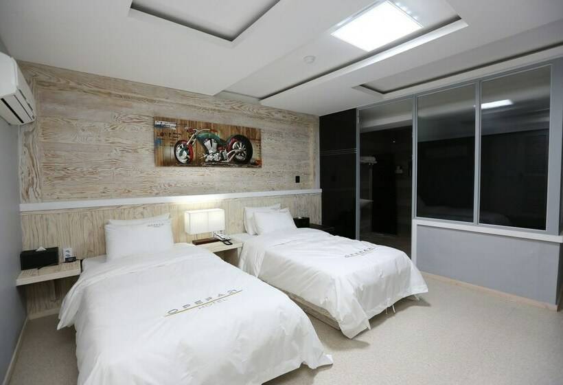 חדר סטנדרט, Opera 21