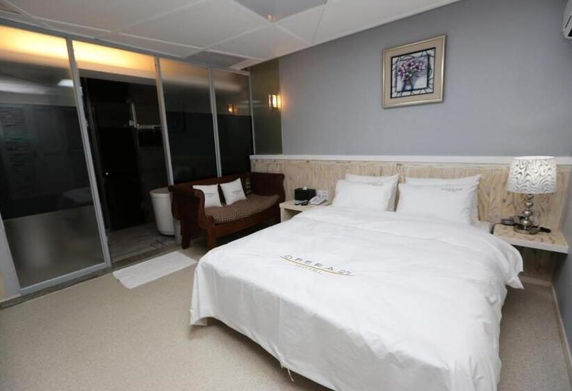 חדר סטנדרט, Opera 21