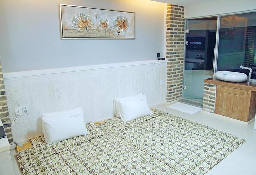 חדר סטודיו סטנדרד, Opera 21