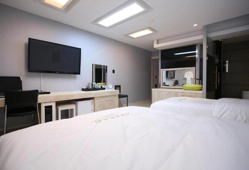 חדר דלוקס, Opera 21