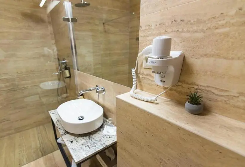 Superior Yhden Hengen Huone, Wellness Hotel Pivovar Monopol