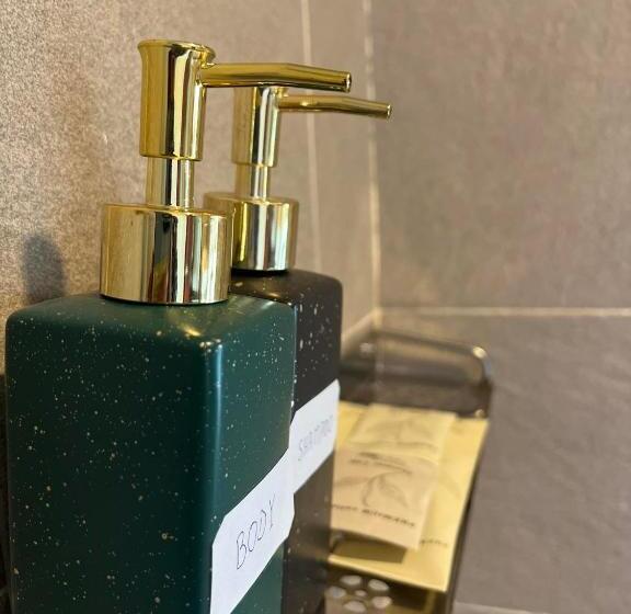 بنجلو سوبيريور, The Moon Kampot Boutique