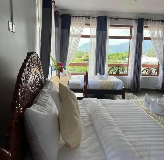 غرفة سوبيريور مطلّة علي الحديقة, The Moon Kampot Boutique