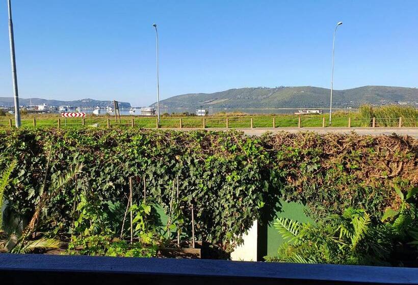 4인용 스탠다드 룸, Lakeside Knysna Accomodation