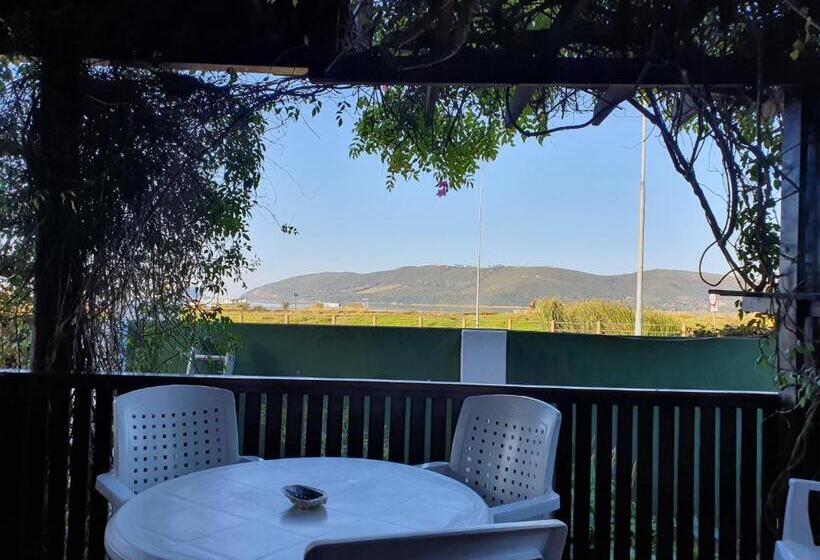 4인용 스탠다드 룸, Lakeside Knysna Accomodation