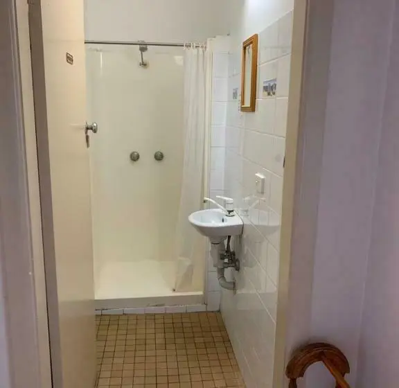اتاق استاندارد یک تخته با سرویس بهداشتی مشترک, Burwood Bed And Breakfast
