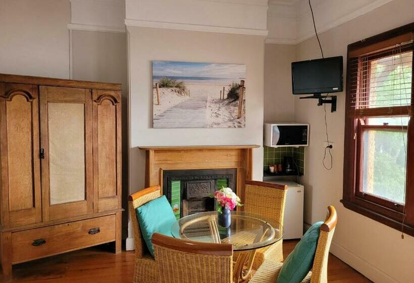 اتاق خانوادگی, Burwood Bed And Breakfast