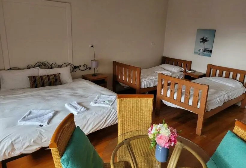 اتاق خانوادگی, Burwood Bed And Breakfast