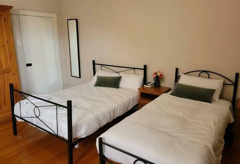 اتاق خانوادگی, Burwood Bed And Breakfast