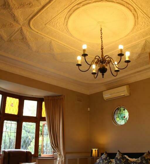 标准间, Palm Tree Manor