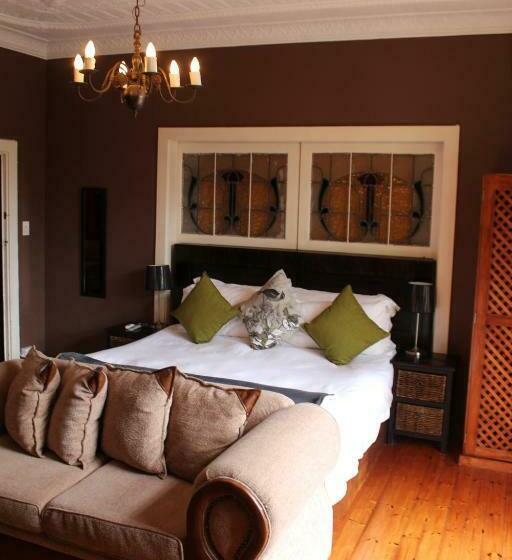 标准间, Palm Tree Manor