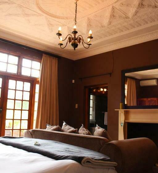 标准间, Palm Tree Manor