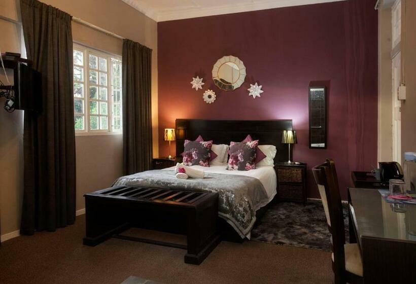 标准间, Palm Tree Manor