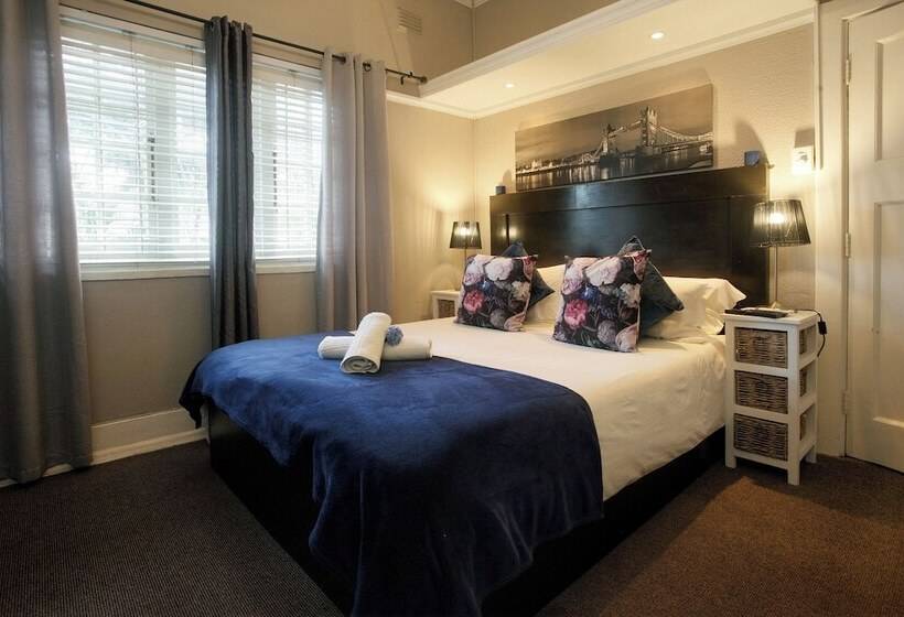 标准间, Palm Tree Manor