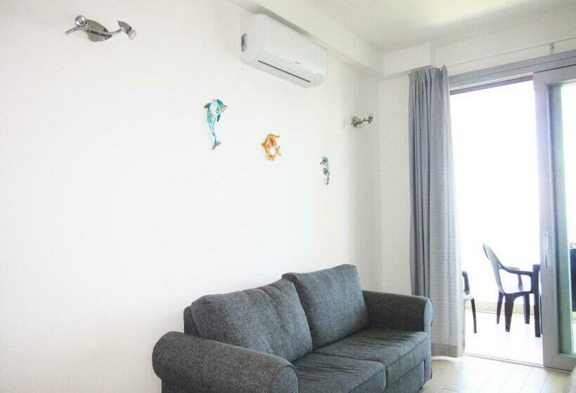 带1个卧室的带阳台的公寓, Residenza Miramare