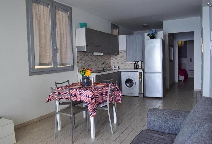 带1个卧室的带阳台的公寓, Residenza Miramare