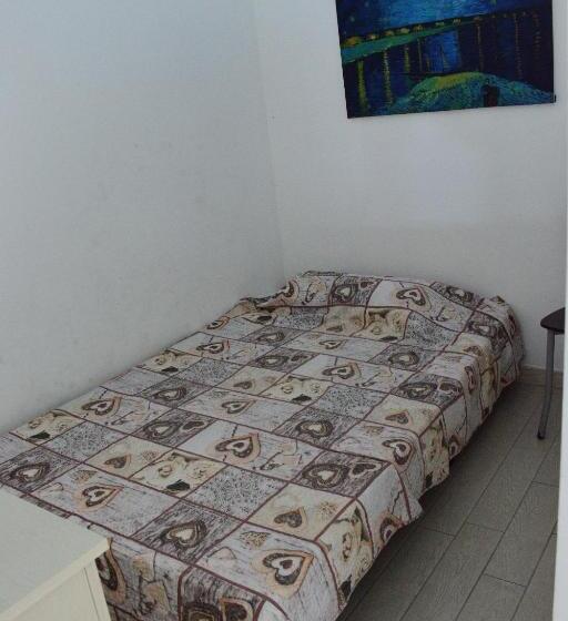 带1个卧室的带阳台的公寓, Residenza Miramare