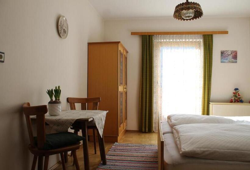 Standard room with outdoor bath, Gästehaus Moser