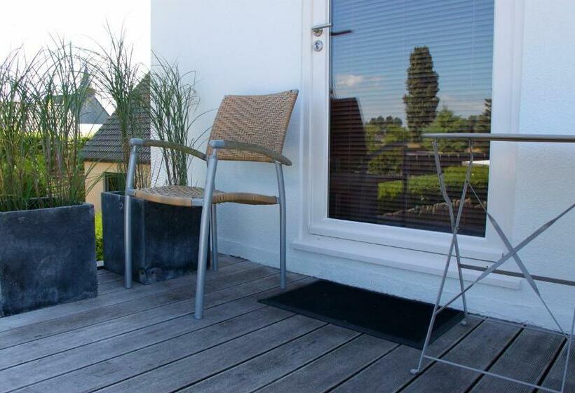 Стандартный Номер Кровать Кинг, Art Hill