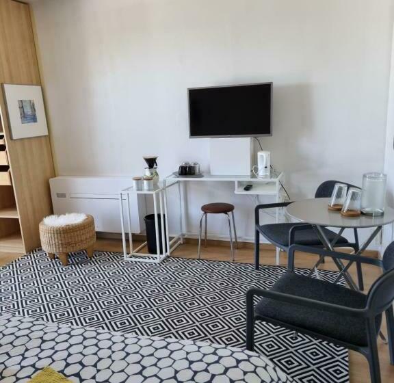 Стандартный Номер Кровать Кинг, Art Hill