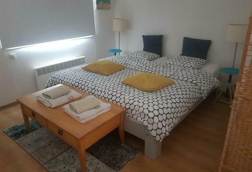 Стандартный Номер Кровать Кинг, Art Hill