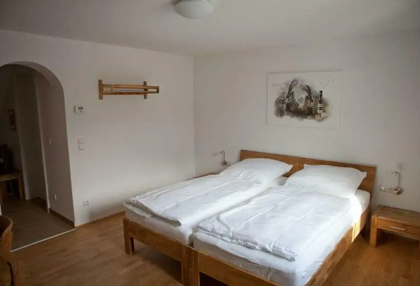 Deluxe Kolmen Hengen Huone, Bierhotel Ranklleiten Almtal