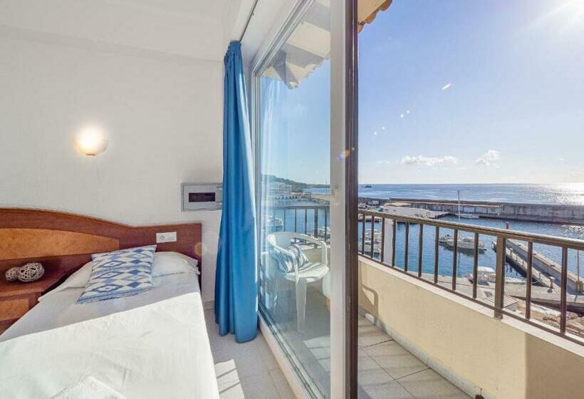 Номер Стандарт Вид на Море, Hostal Port Corona