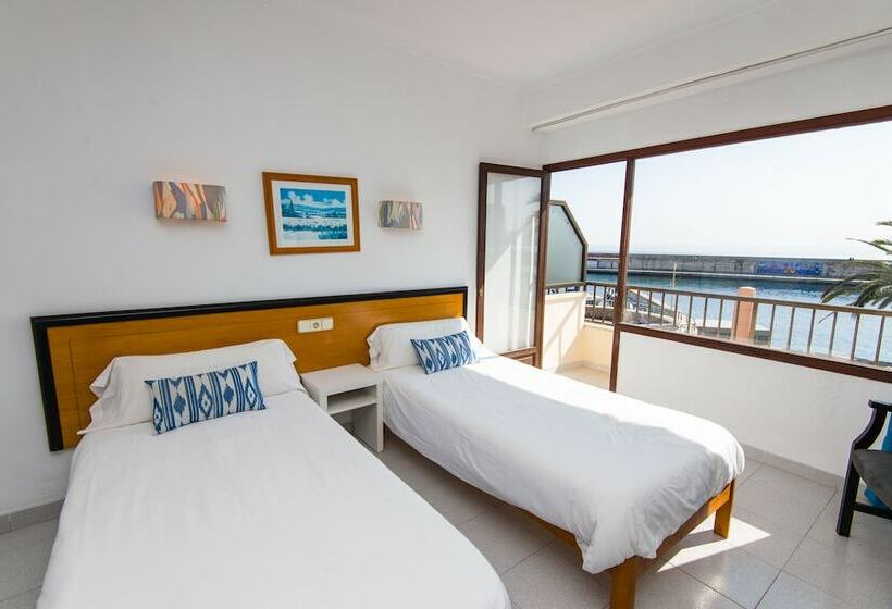 غرفة قياسية مطلّة علي البحر, Hostal Port Corona