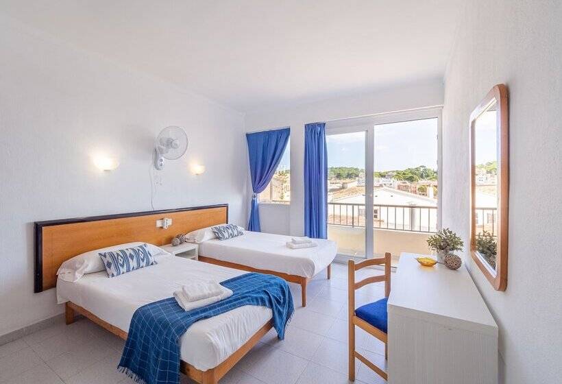 غرفة قياسية إطلالة جانبية علي البحر, Hostal Port Corona