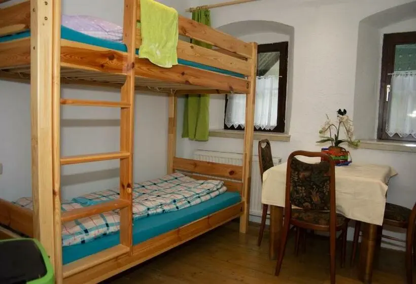 Vuode Makuusalissa, Hostel Bad Goisern