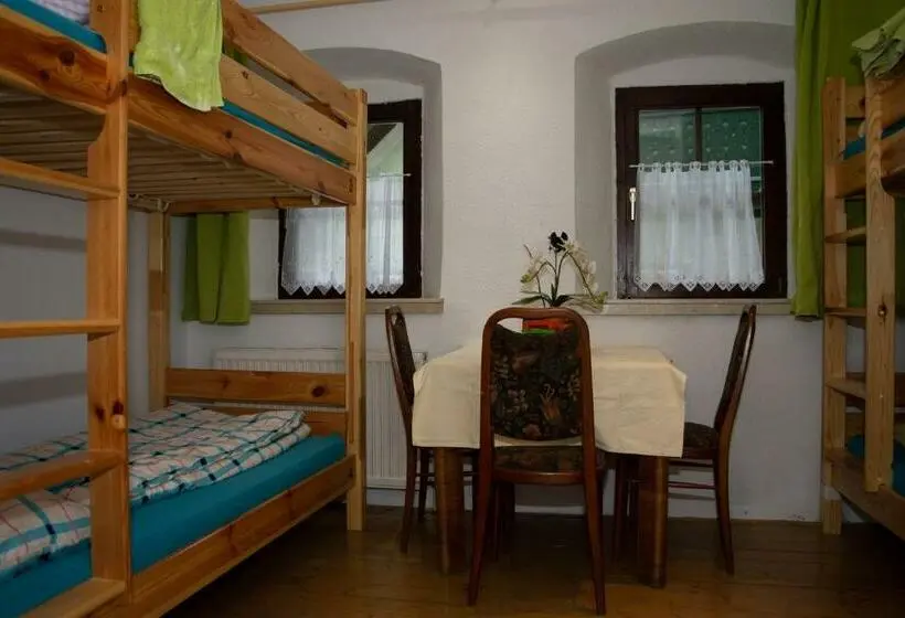 Vuode Makuusalissa, Hostel Bad Goisern