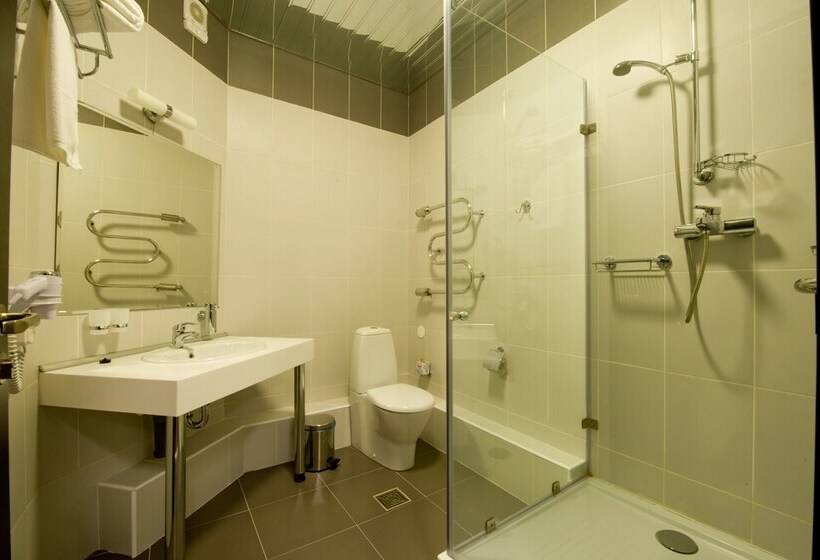 غرفة قياسية, Arena