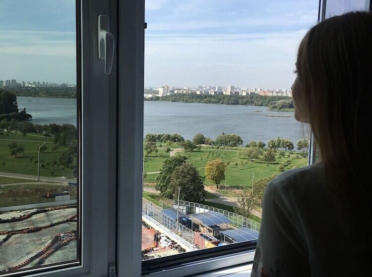 شقة غرفة واحدة, Arena