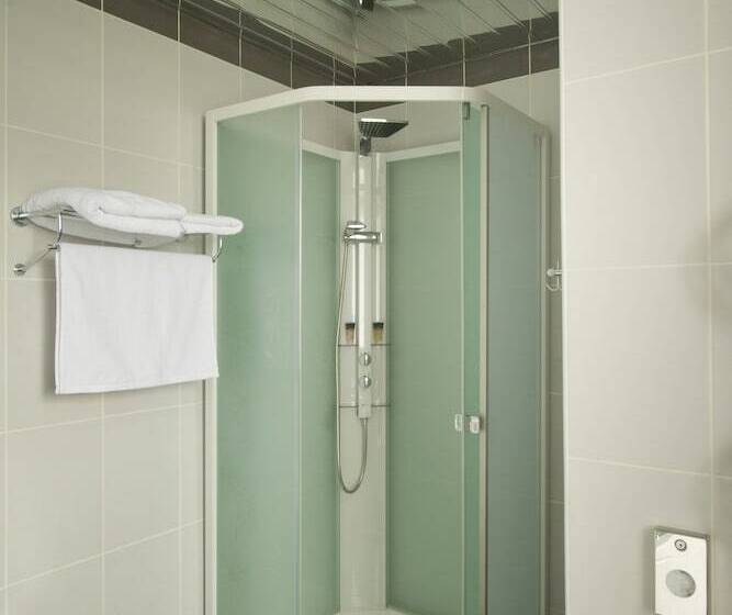 شقة غرفة واحدة, Arena