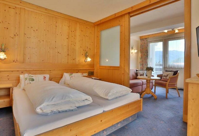 패밀리 룸, Astoria